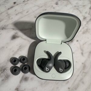 Beats Fit Pro - Gray Earbud Headphones